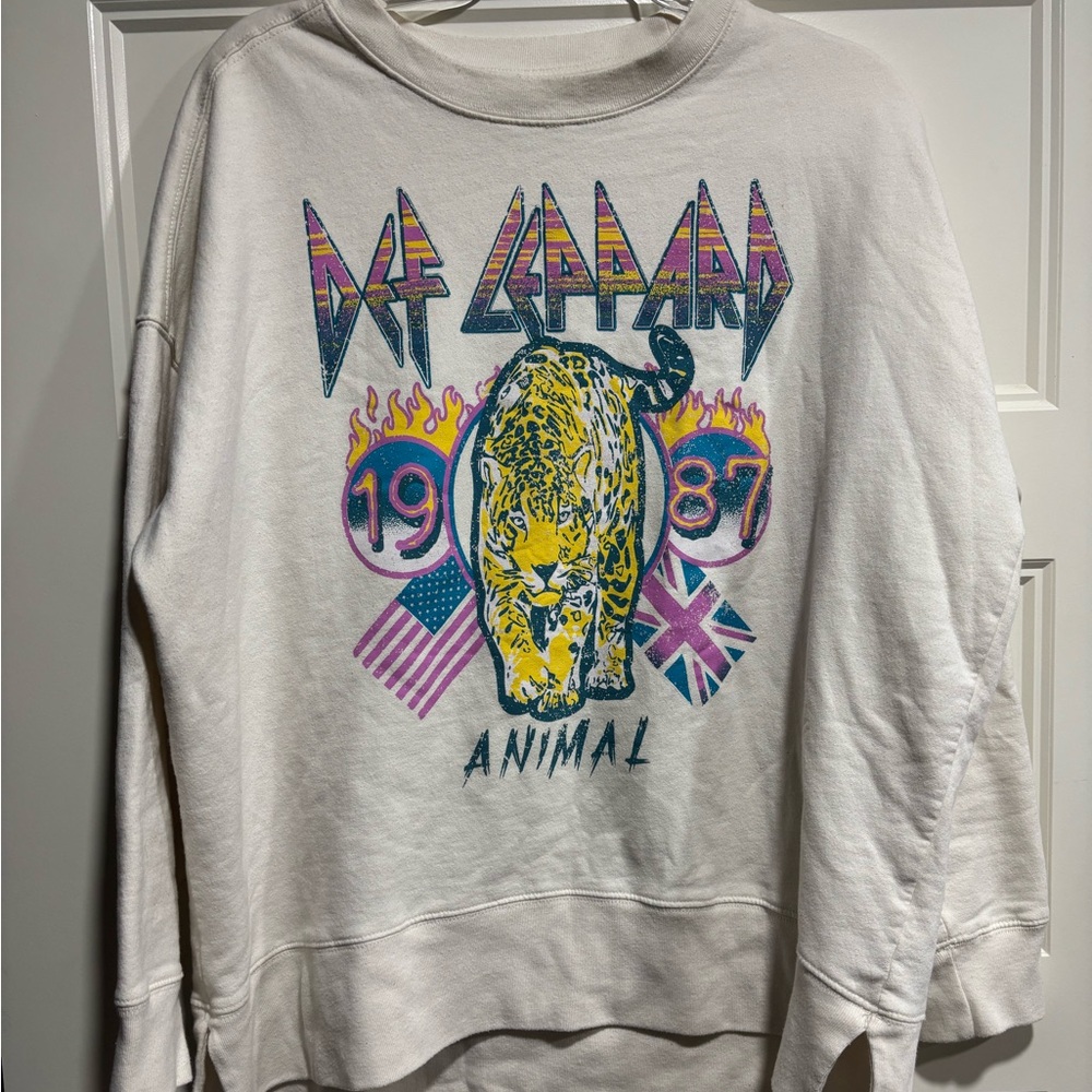 Women’s Def Leppard Graphic Sweatshirt Size Large